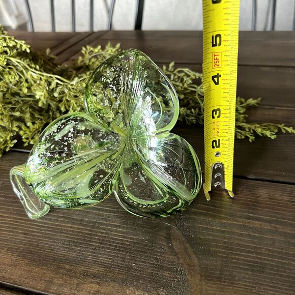 Genuine Murano Flower Vase Hand Blown Art Glass 3-Petal Green White Italy EUC - Picture 13 of 13
